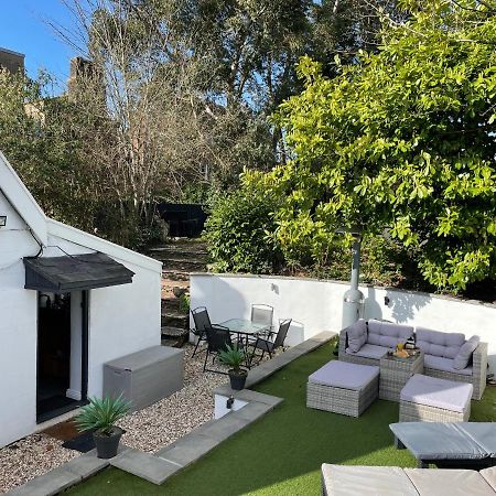 2 Bedroom Cosy Cottage With Hot Tub In Hambrook Close To Bristol City Centre Esterno foto