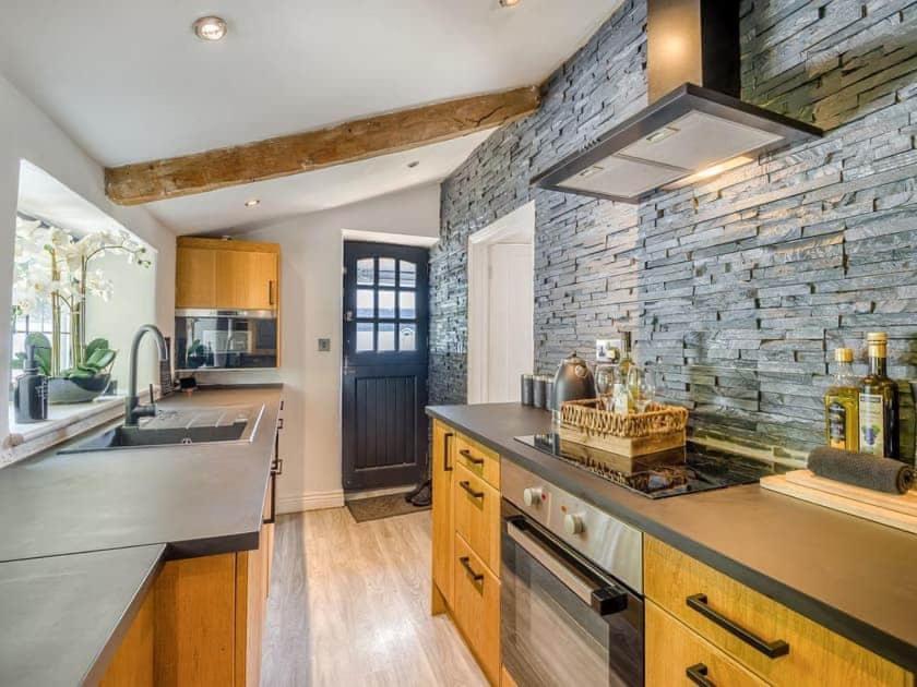 2 Bedroom Cosy Cottage With Hot Tub In Hambrook Close To Bristol City Centre Esterno foto