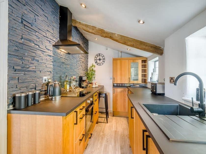 2 Bedroom Cosy Cottage With Hot Tub In Hambrook Close To Bristol City Centre Esterno foto