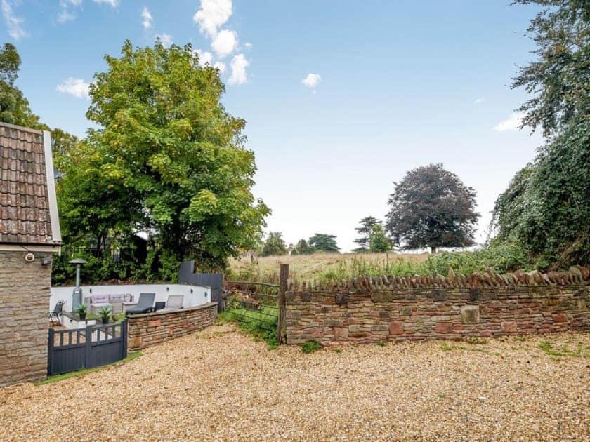 2 Bedroom Cosy Cottage With Hot Tub In Hambrook Close To Bristol City Centre Esterno foto